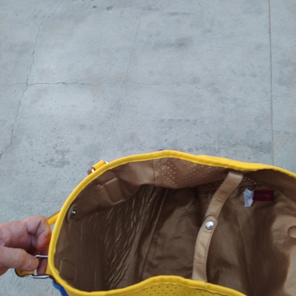Beautiful Big Yellow Tote/Purse*Leather*XLNT* - Picture 4 of 4